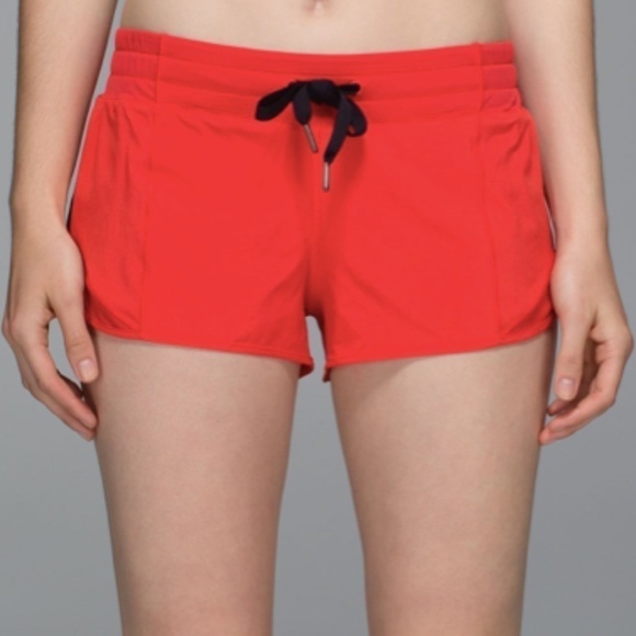 Lululemon Hotty Hot Short *2.5" Alarming - Picture 2 of 12